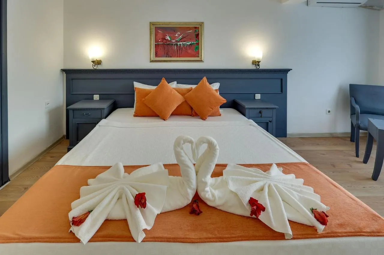 Sapphire Club Hotel Bodrum 4*,
